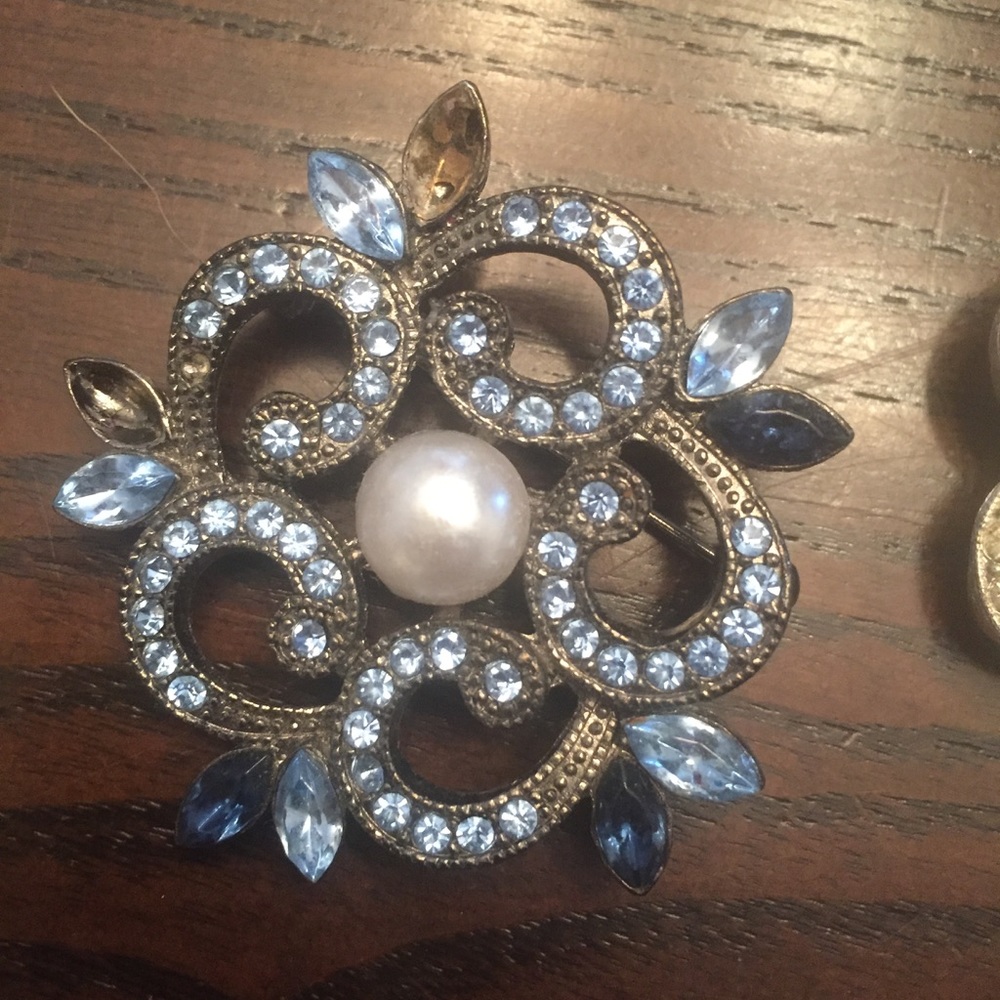 Bundle of Vintage Brooches - Picture 4 of 8